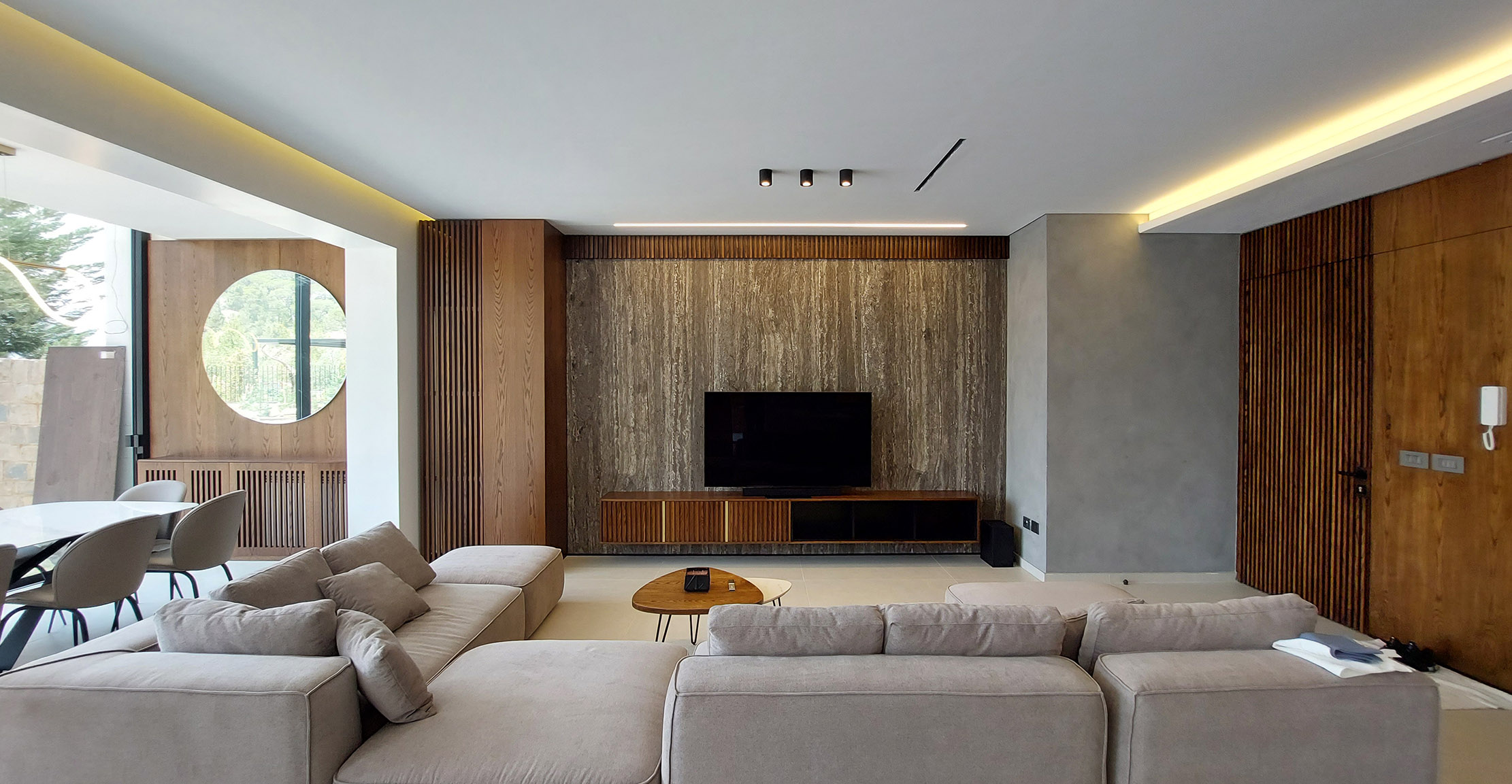 Luxurious Living Room In Broumana